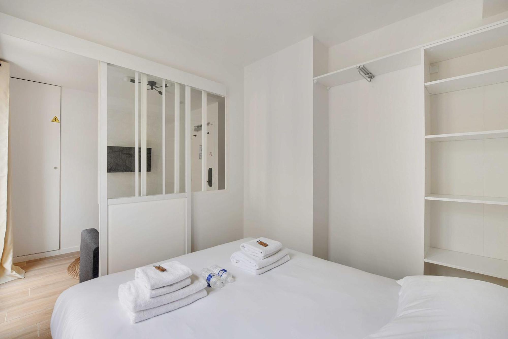 Newly Renovated Appartements Residence Republique Paris Exterior photo
